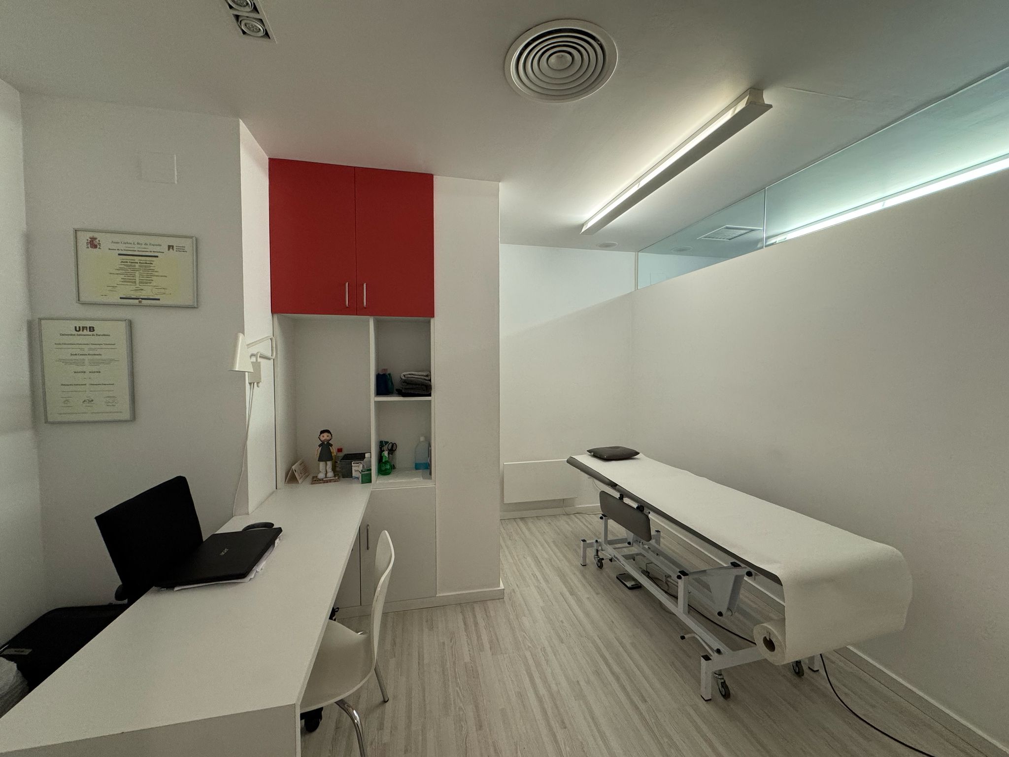 bureau 2